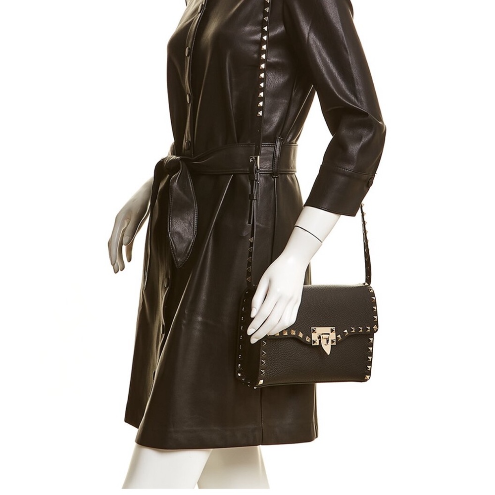 Rockstud grainy leather crossbody